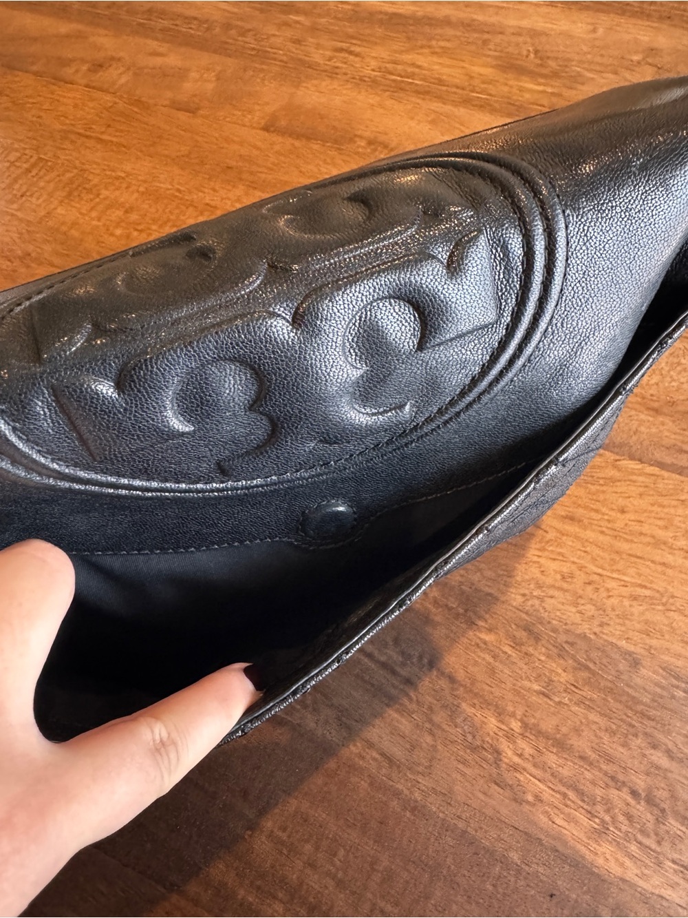 Tory Burch Fleming Quilted Black Leather Shoulder Fold Over Bag with Chain Strap - Picture 4 of 7